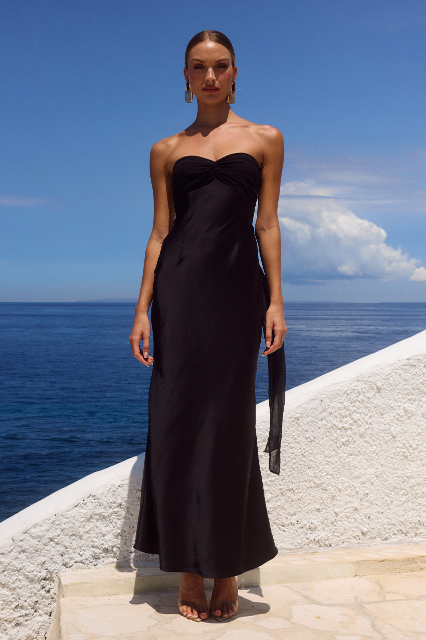 runaway the label dresses TALLULA MAXI DRESS - CHERRY Lined with slight stretch KADIE OFF SHOULDER MAXI DRESS