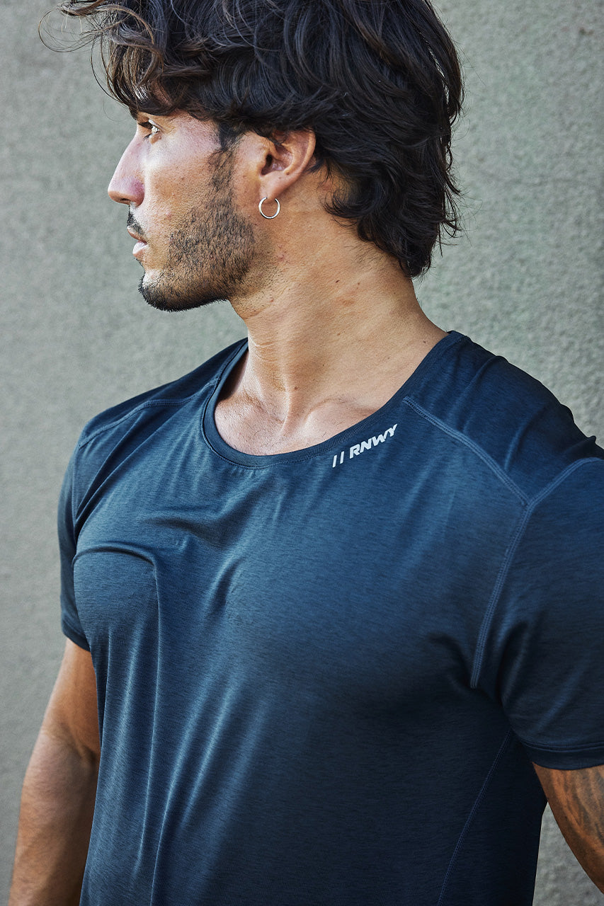 FLASH FITTED SHORT SLEEVE TOP - CHARCOAL