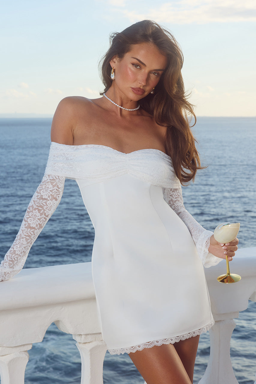 monteau white lace dress 75% Polyester Monteau Los Angeles white lace