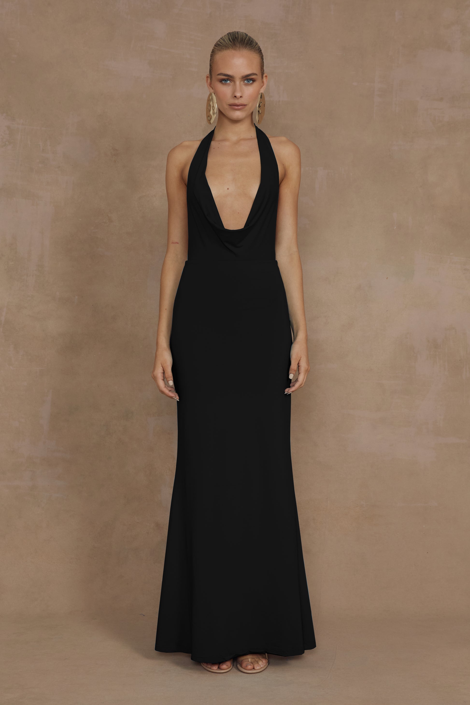 LORITA MAXI DRESS - BLACK XXL - MADDY_POLLARD_RUNAWAY-243---Black-_2