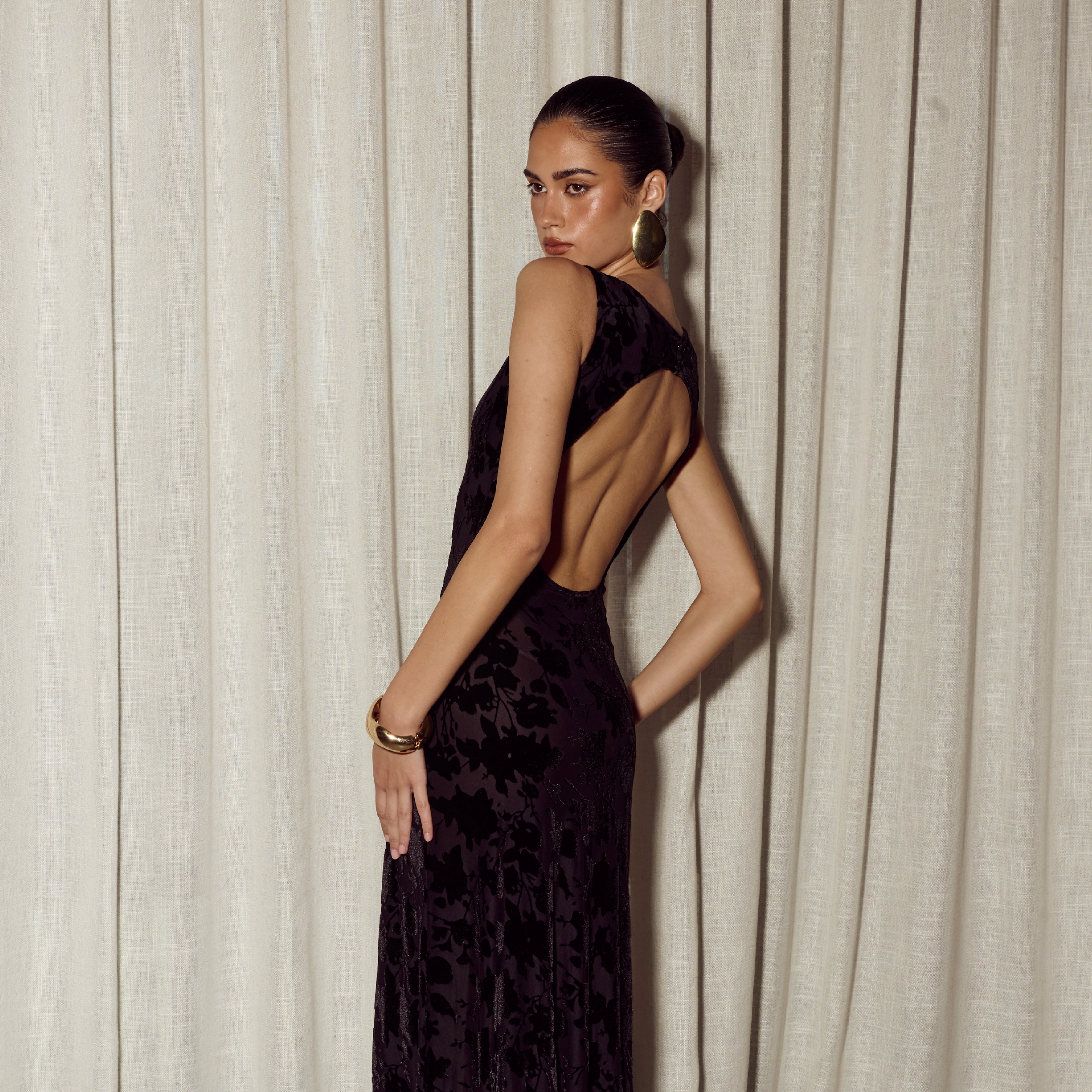 KAMILLA KEYHOLE TWIST MAXI DRESS - CHOCOLATE | Runaway The Label