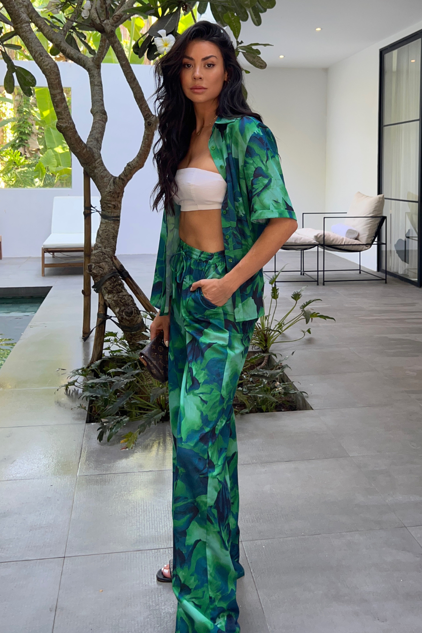 KARMA PANT - CALISTA GREEN - SHOPIFYIMAGERESIZE-JENN_4_a6a2d59a-bb0b-4031-9faa-90e146a70952